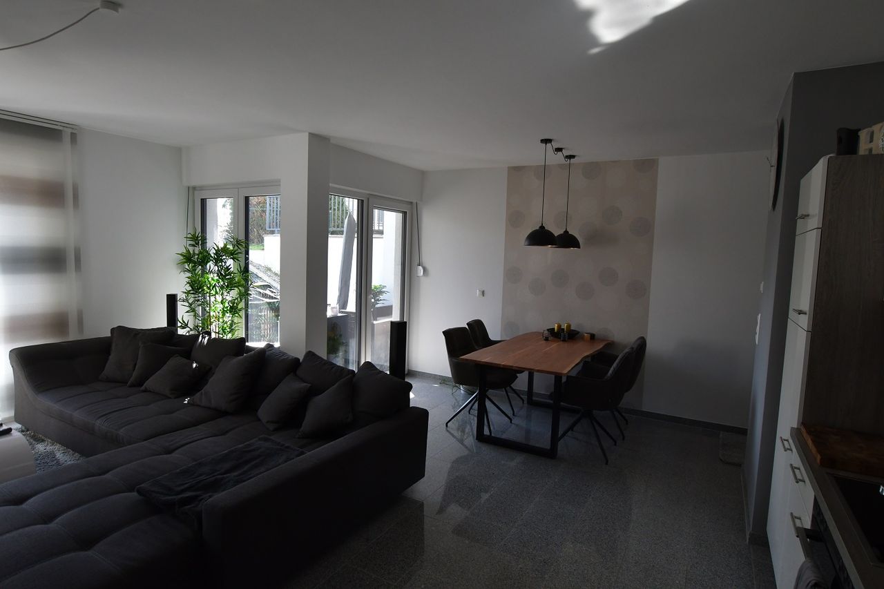 Wohn-/Esszimmer