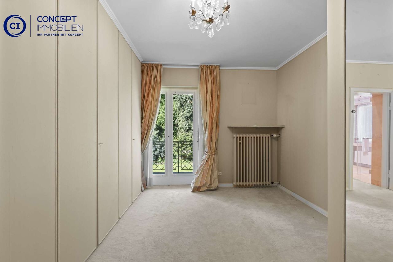 Ankleidebereich zu Schlafzimmer 1