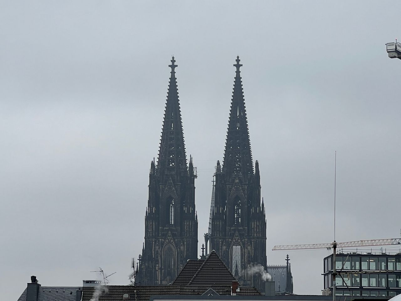 Blick auf den Dom von der Dachterrasse u. Wintergarten