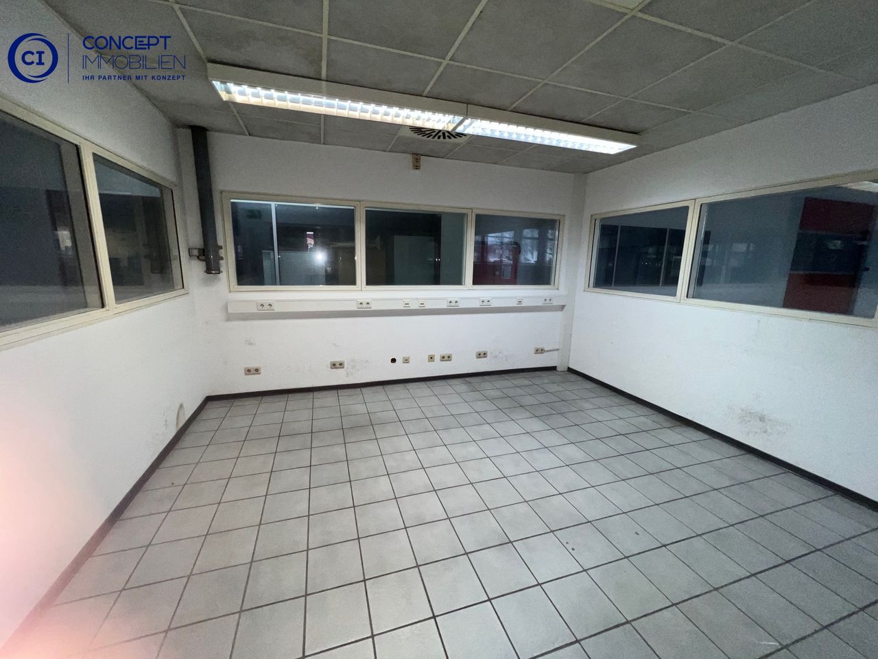 Halle 2 Büro