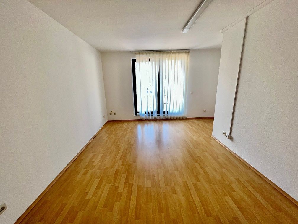 Büro 4