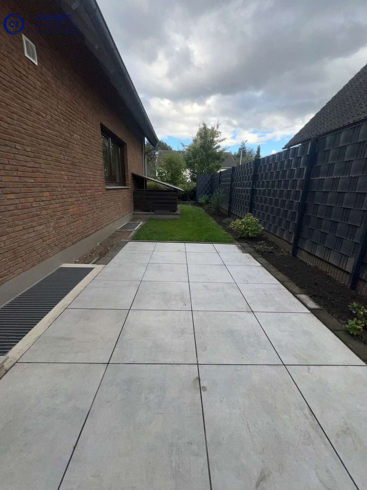 Terrasse mit Garten