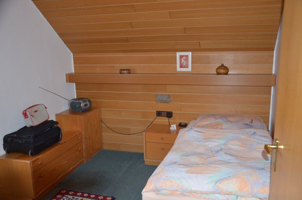 Schlafzimmer 1